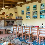 Villa Val Di Marco 12, Emma Valfabbrica