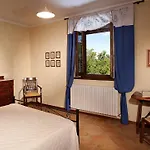Villa Val Di Marco 12, Emma *