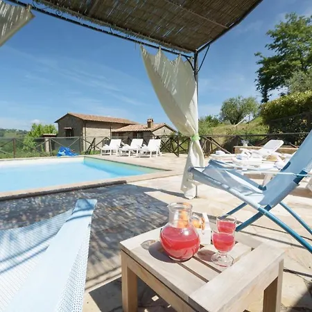 Val Di Marco 12, Emma Villa Valfabbrica