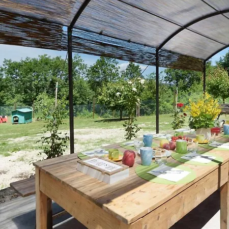 Villa Val Di Marco 12, Emma Valfabbrica