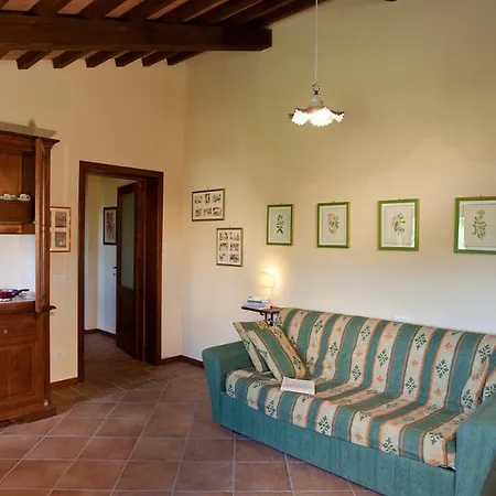 Val Di Marco 12, Emma Villa Valfabbrica