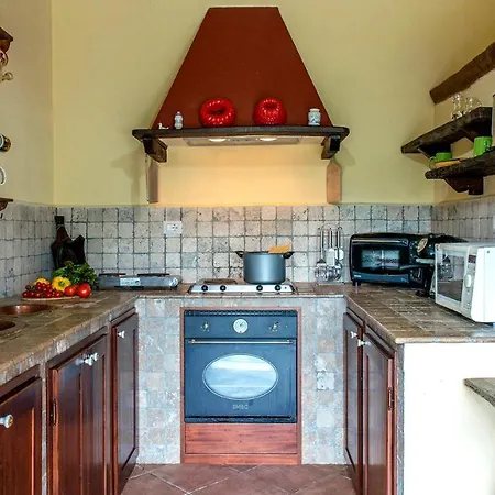 Villa Val Di Marco 12, Emma