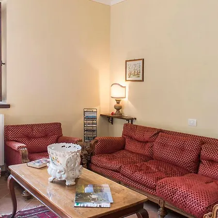 Villa Val Di Marco 12, Emma