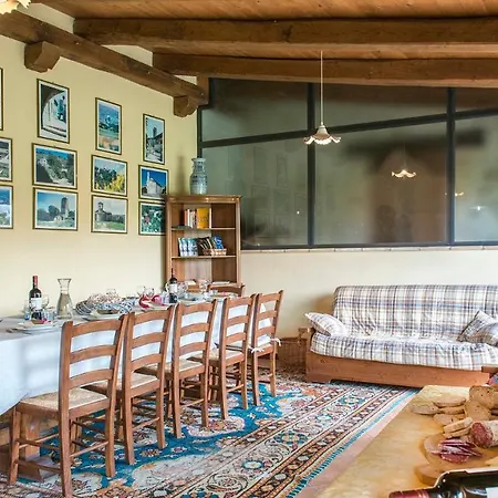 Villa Val Di Marco 12, Emma