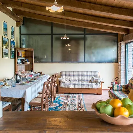 Val Di Marco 12, Emma *