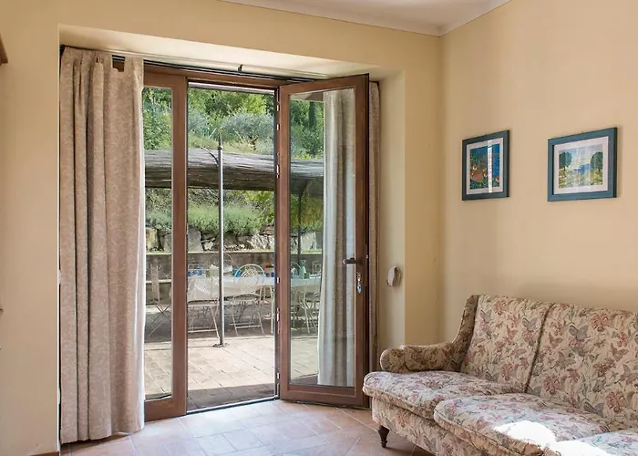 Val Di Marco 12, Emma *